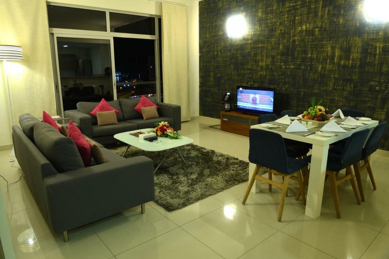 Gulf Suites Hotel Amwaj Al Manamah Esterno foto