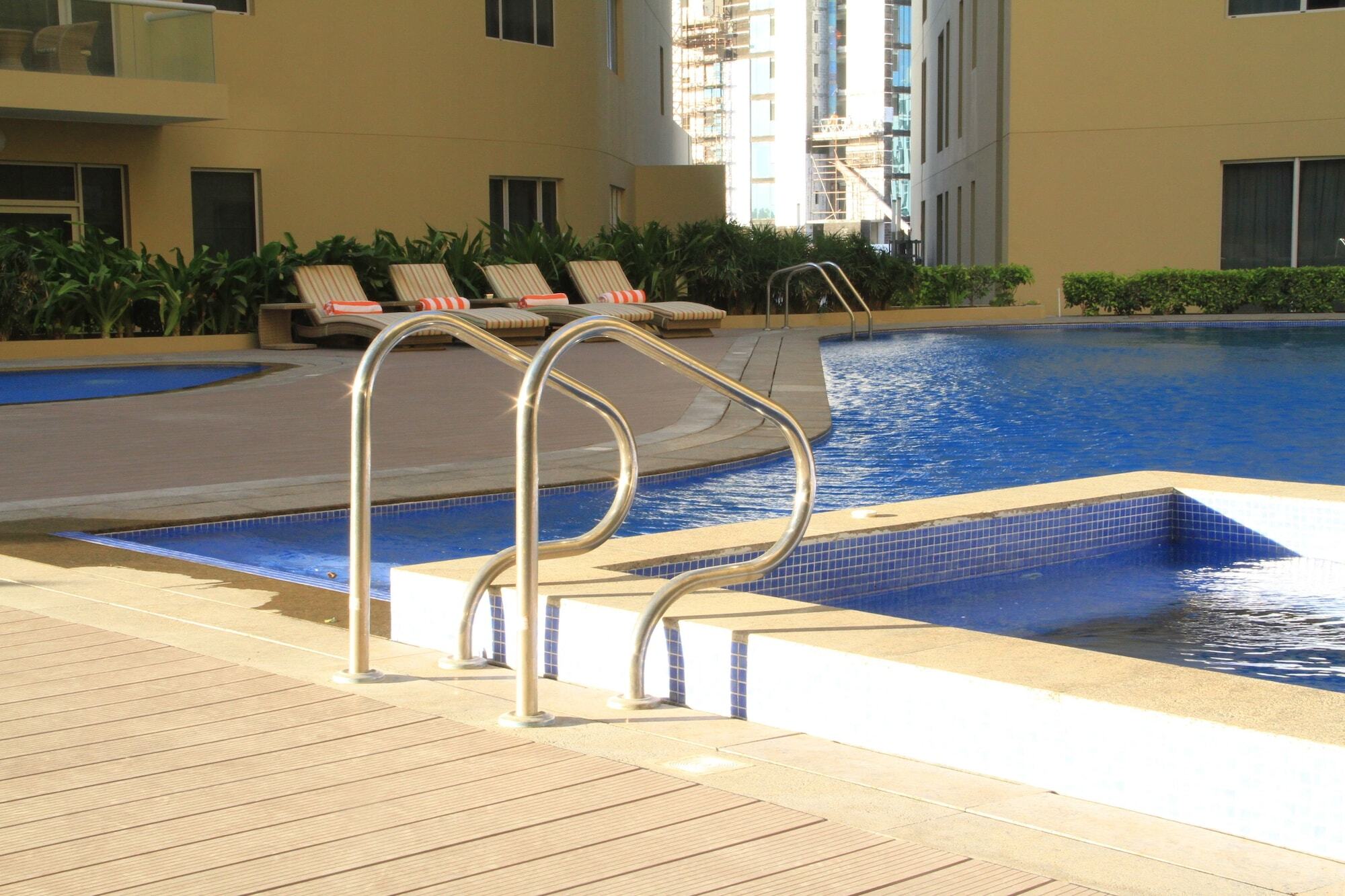 Gulf Suites Hotel Amwaj Al Manamah Esterno foto