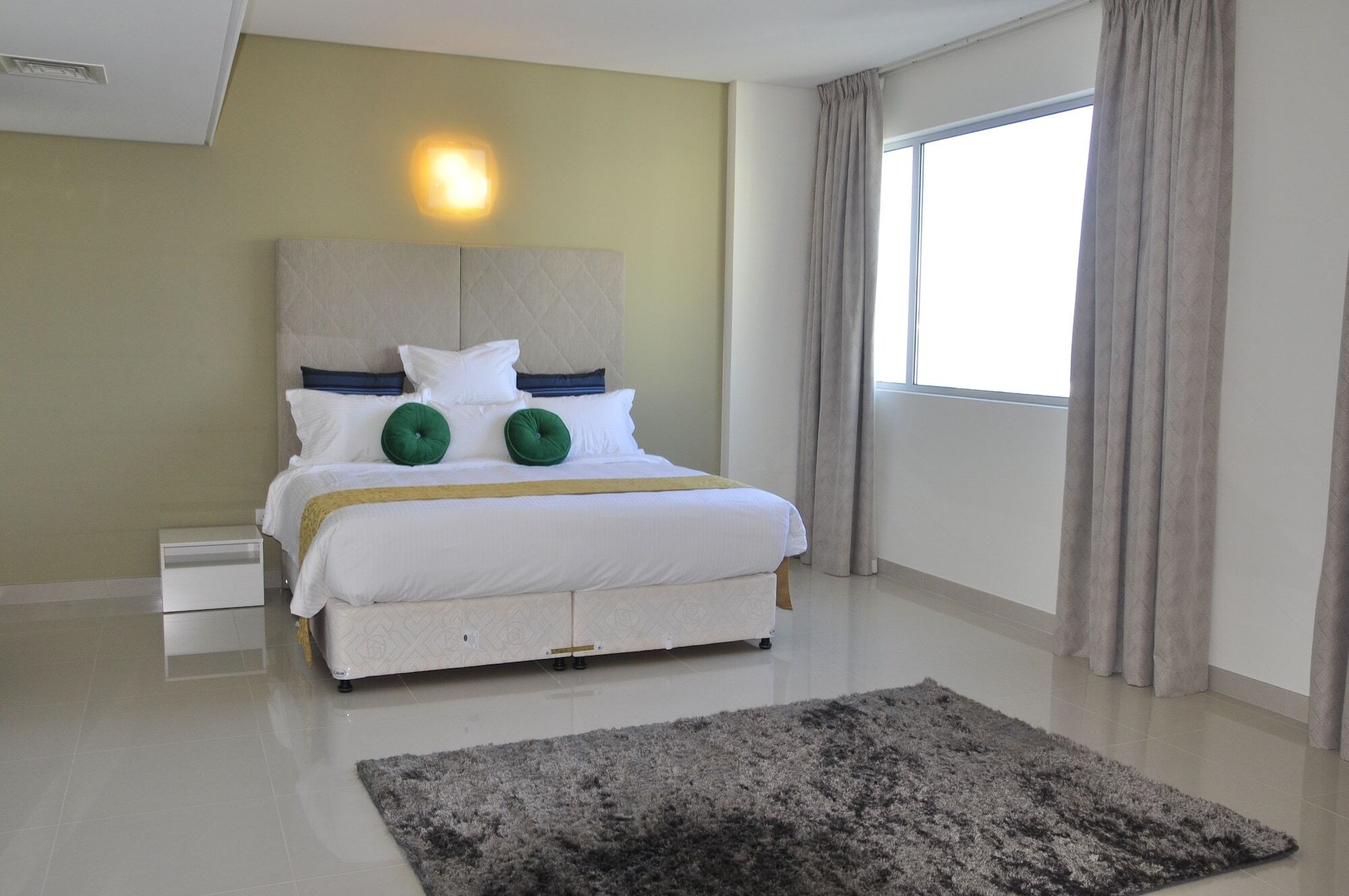 Gulf Suites Hotel Amwaj Al Manamah Esterno foto