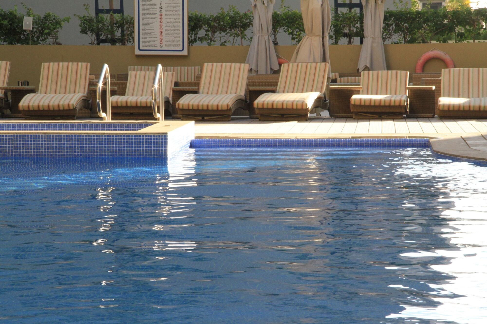 Gulf Suites Hotel Amwaj Al Manamah Esterno foto